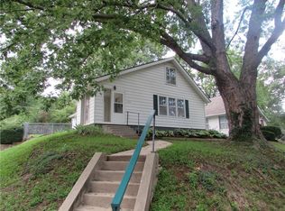 Eugene Field Ave, Saint joseph, MO 64505