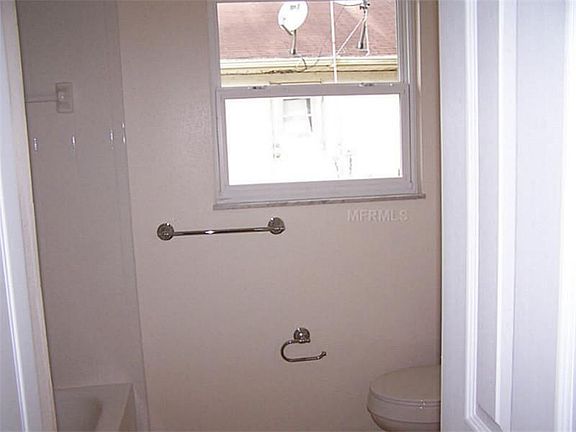 2nd image of 1091 Shepherd Ave