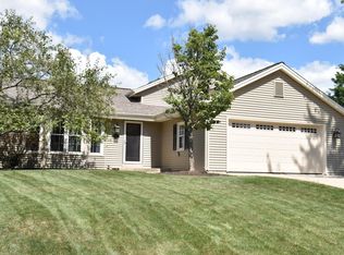 1132 Rainbow Ct, Mukwonago, WI 53149