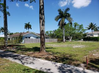 1215 8th Ave N, Naples, FL 34102