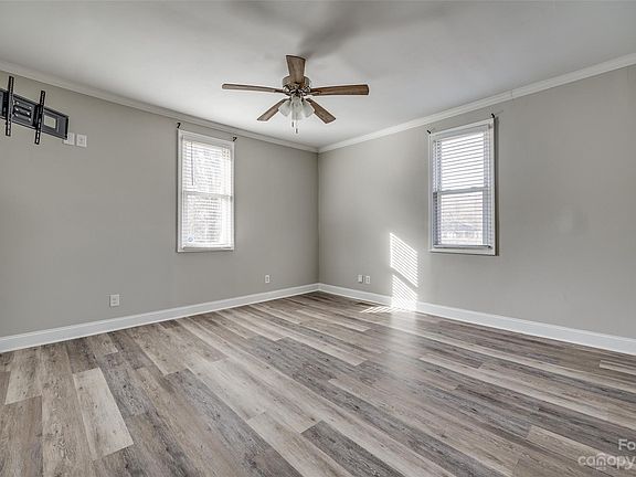 5th image of 2446 Milton Ave