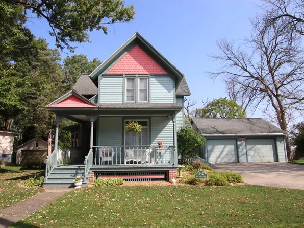 542 Hill St, Green Lake, WI 54941