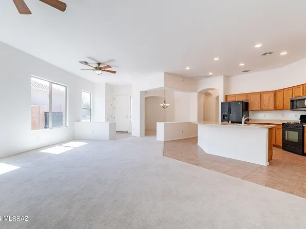 10045 E Cedar Hill Dr, Tucson, AZ 85748