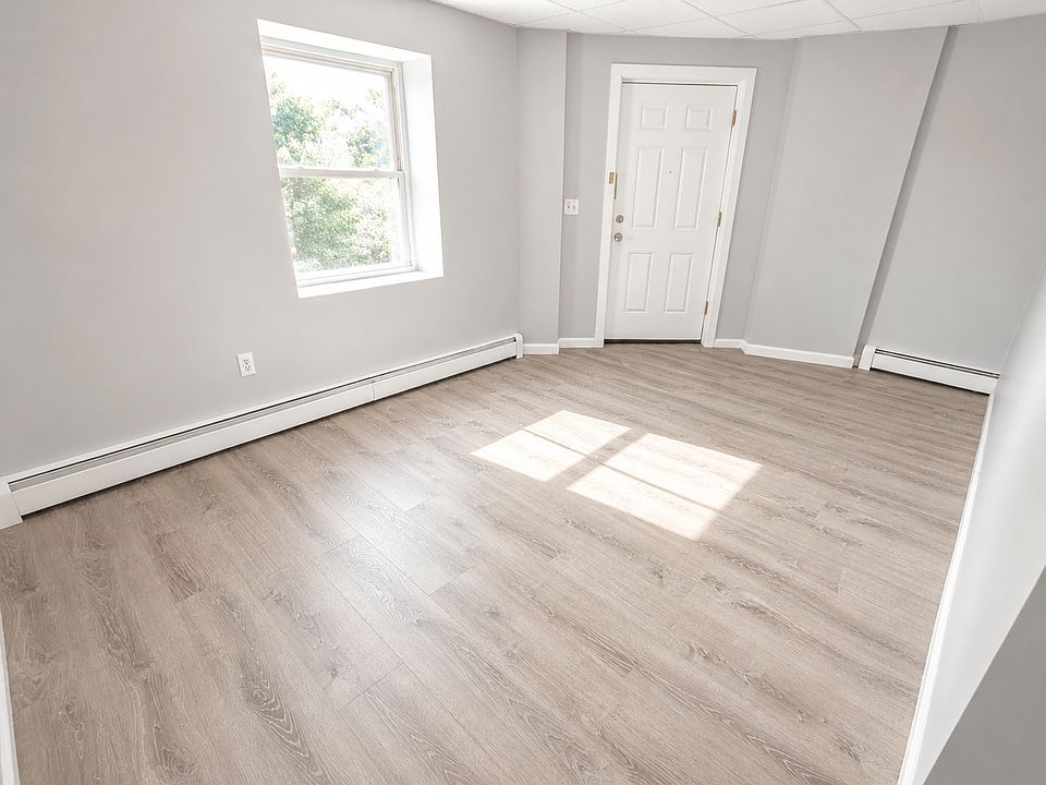 1st image of 275 Vreeland Ave #764