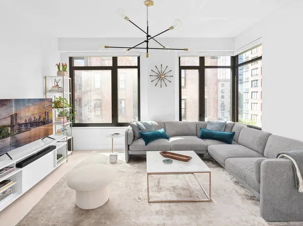 212 West 95th Street image 3 of 12