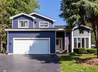 845 Hanson Ct, Batavia, IL 60510