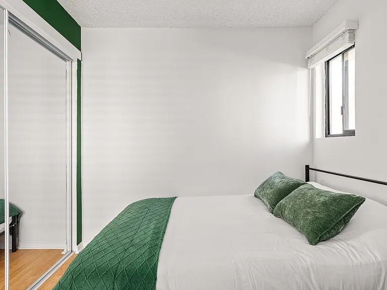 1823 Pelham Ave #1 — Photo 4