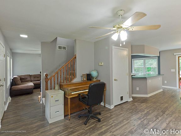 5th image of 22743 Capital Ave NE