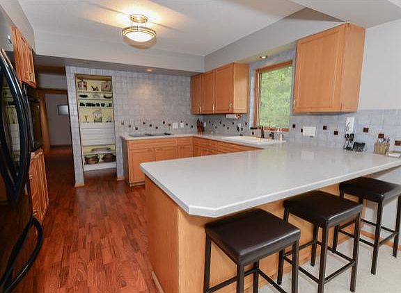 3rd image of 14099 Valley Creek Trl S
