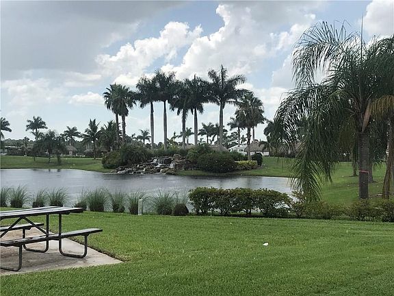 3rd image of 249 NW Hazard Way