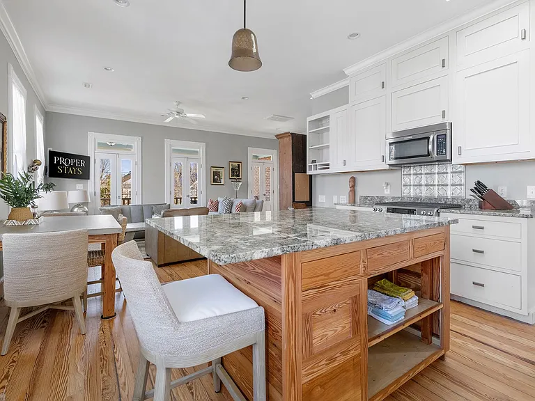 703 King St #B — Photo 13