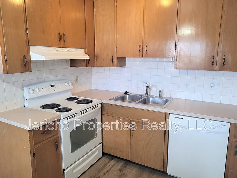 7300 W 20th Ave — Photo 3