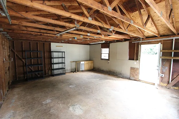 2215 Rosewood Dr — Photo 14