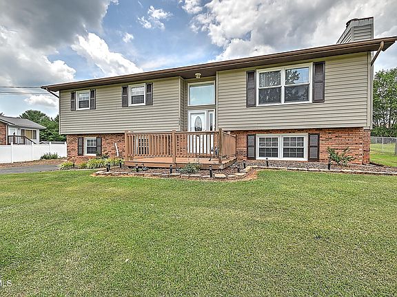 3rd image of 123 Nikki Cir