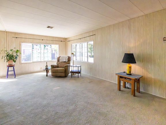 4th image of 210 Olympic Way