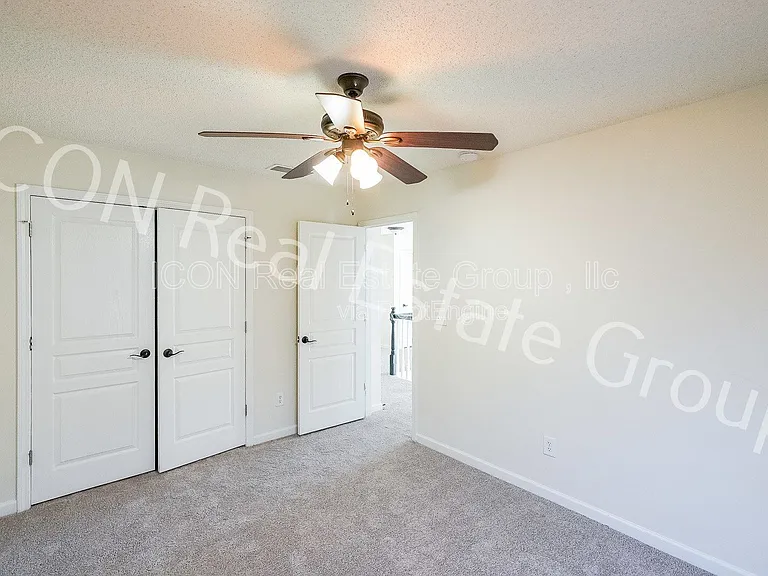 467 Colonial Walk — Photo 17