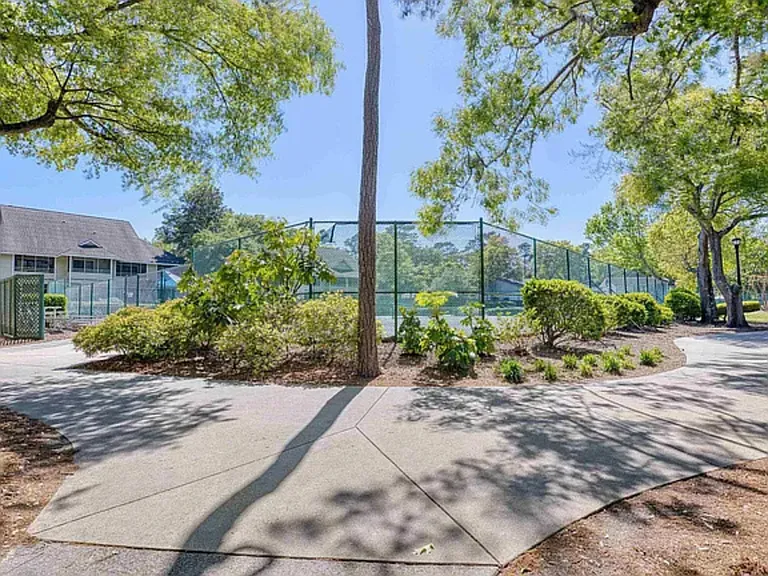 Tennis Courts & Pickleball Courts