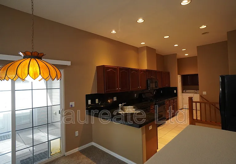 632 S Yarrow St — Photo 5