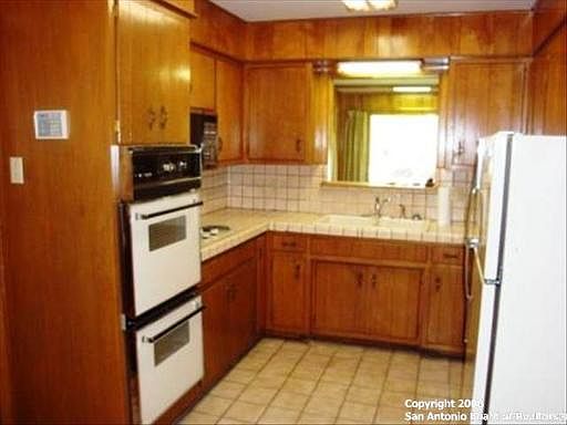 1st image of 211 FANTASIA DR