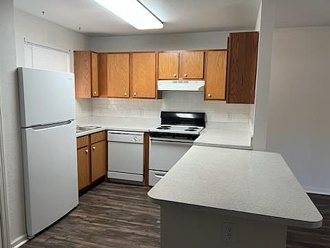 3rd image of 241 Cove Landing Dr #0