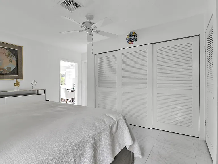450 French Royale Cir — Photo 18