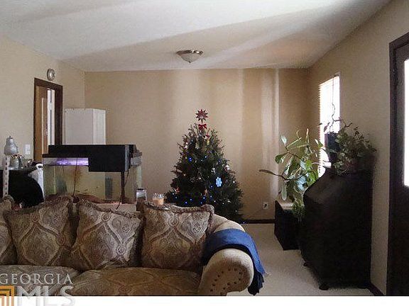 5th image of 2156 Monterey Dr
