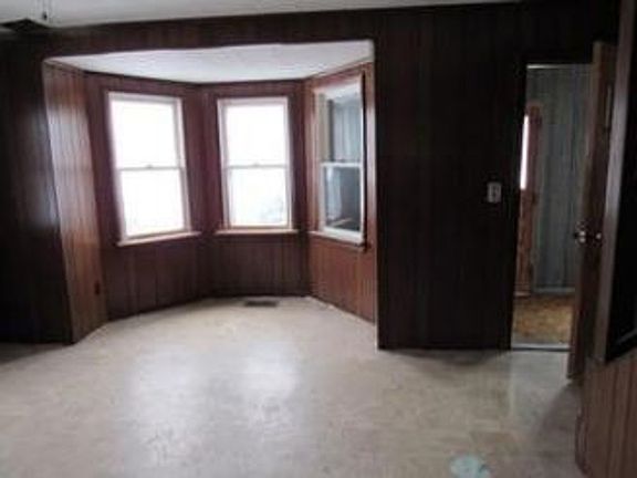 Additional Living Room