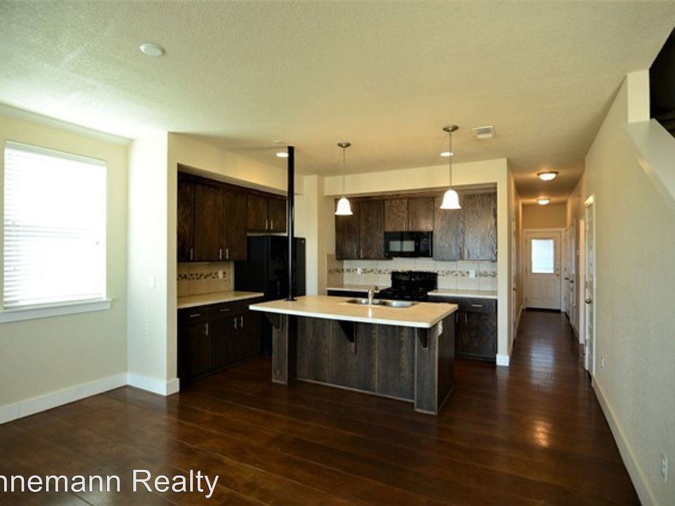 1st image of 2320 Verna Lee Blvd