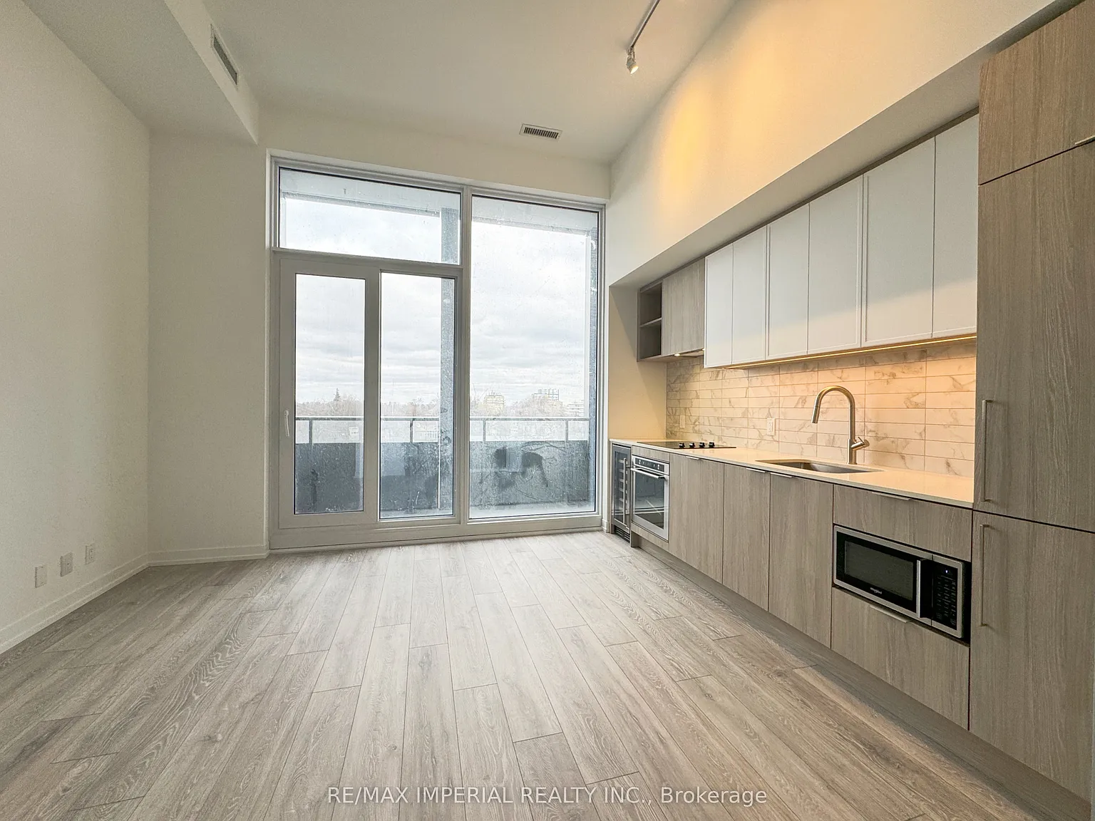 1 bed, $2,000 — Photo 1