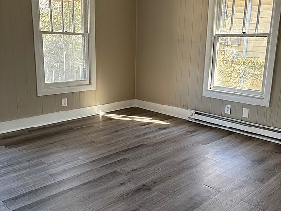 4th image of 2106 Allin St