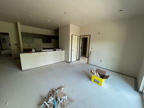 5th image of 6950 Hickman Rd #301A