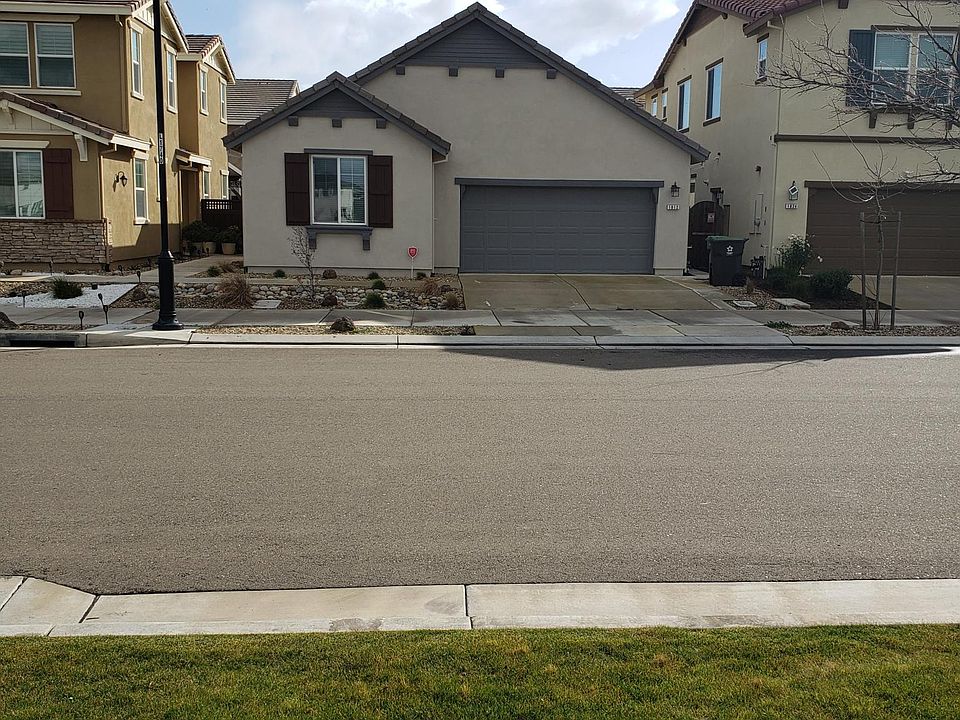 1st image of 1812 Garden Farms Ave