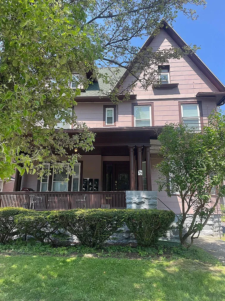 2 bed, 1500 sqft, $1,555 — Photo 3