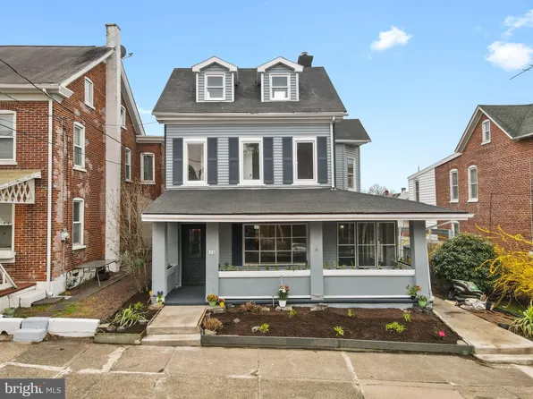 218 W 4th St, East Greenville, PA 18041