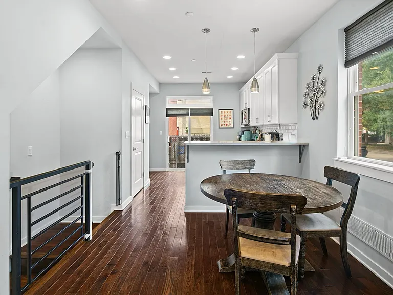 101 Mercy St — Photo 4