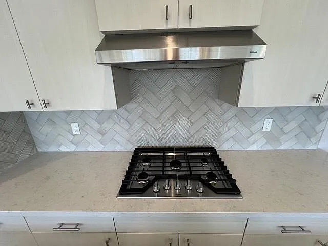 1229 Traverse Dr S — Photo 8