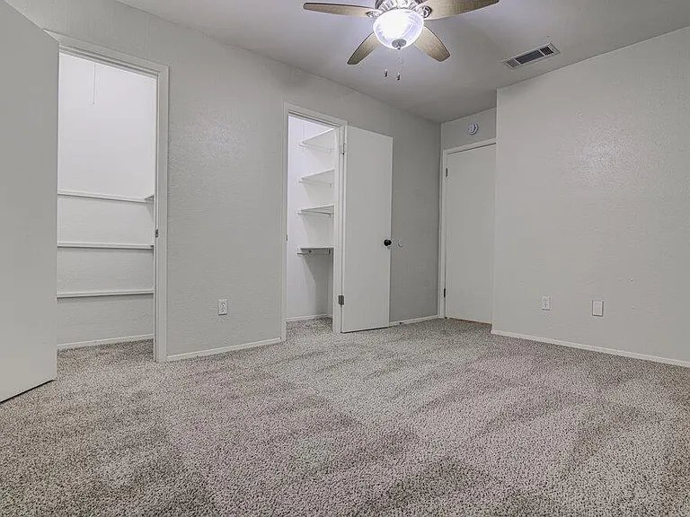 5301 Indio Cir #B — Photo 13