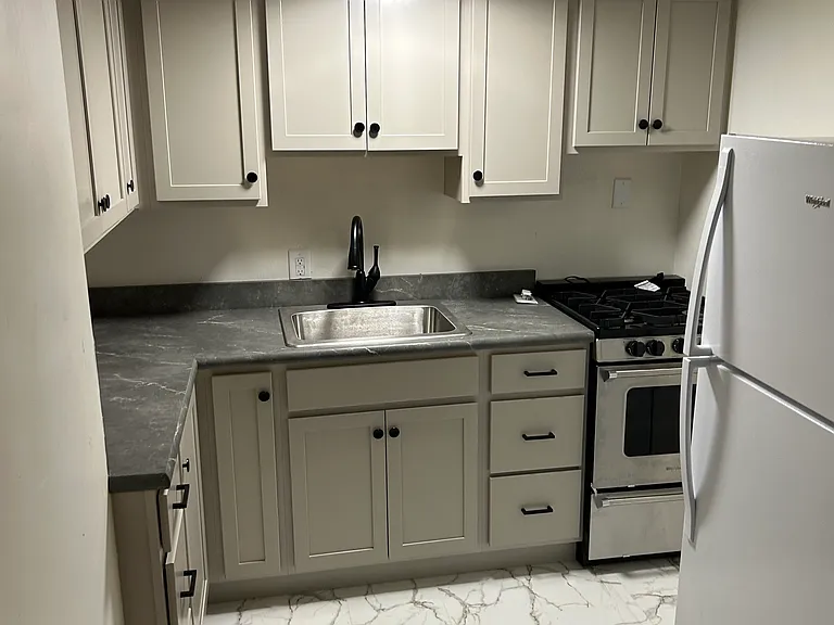 1616 N Vermilion St #1 — Photo 2