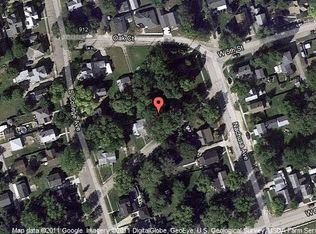 919 King Ct, Dixon, IL 61021