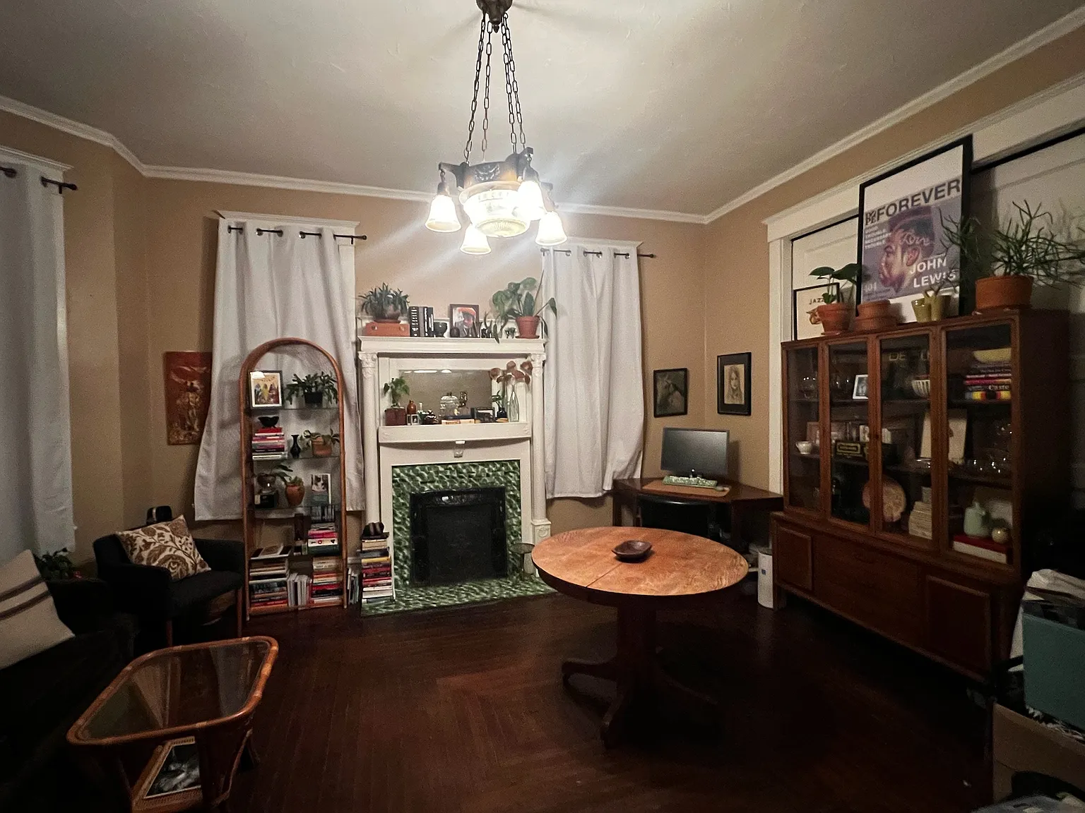 1 bed, 1000 sqft, $1,696 — Photo 1