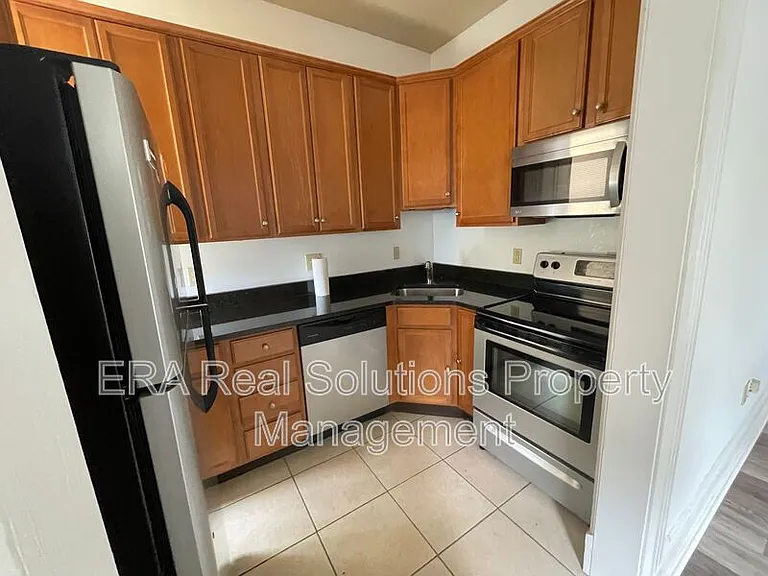 2112-2114 Kemper Ln #3 — Photo 11
