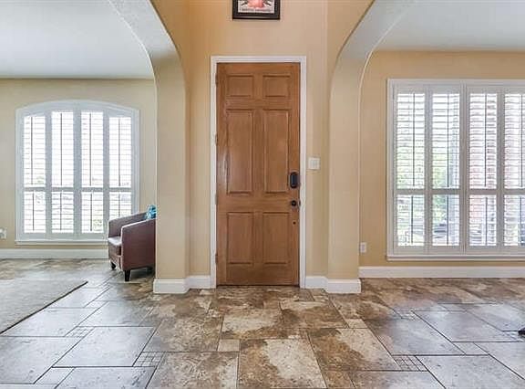 3rd image of 1158 Grove Ct