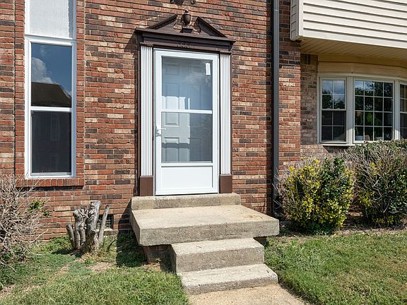 3rd image of 333 Huntington Ridge Dr