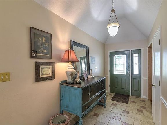 4th image of 15232 Stoneridge Dr
