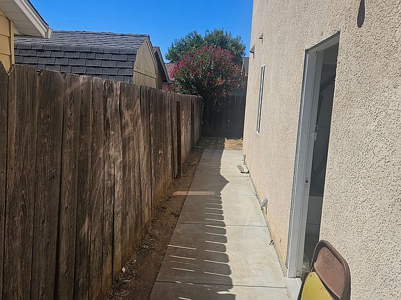 3rd image of 618 E C St