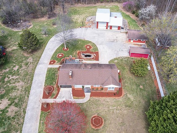 5th image of 1128 Snead Cir