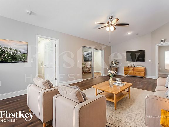 4th image of 3601 N Whittier St