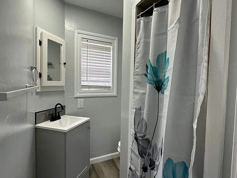 736 Cedar St — Photo 15