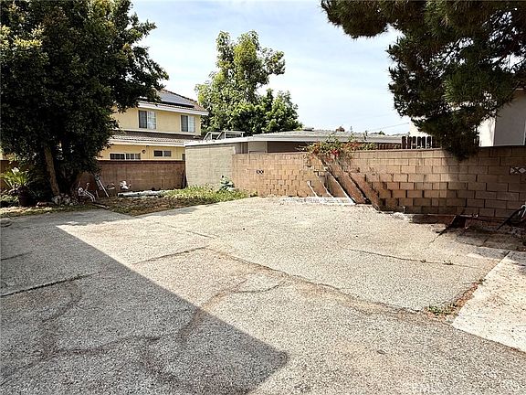 3rd image of 6217 Temple City Blvd