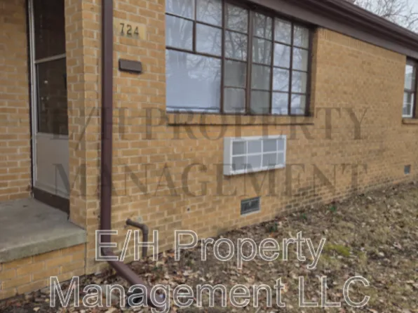 724 S Hunter St, Wichita, KS 67207